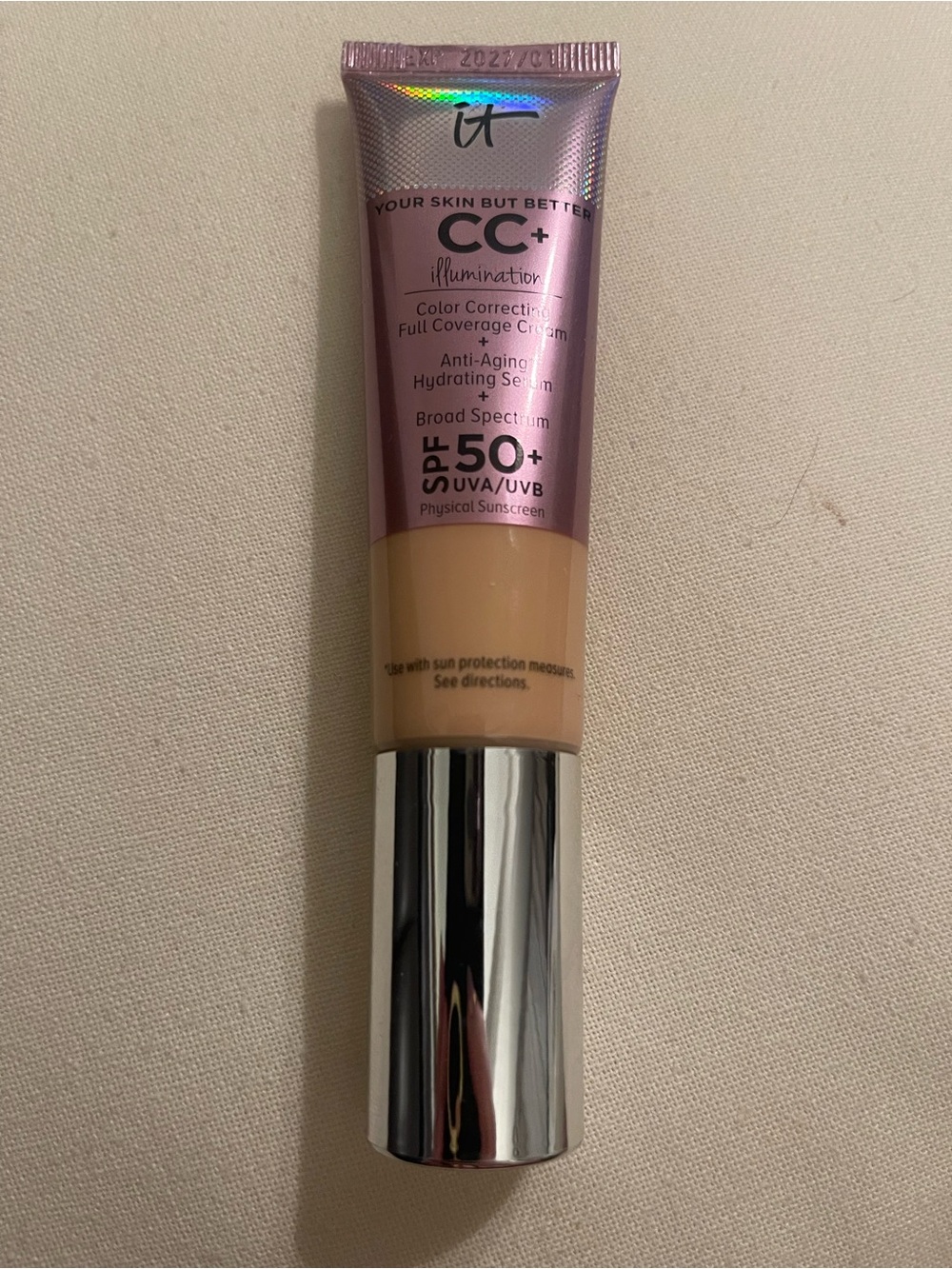 IT Cosmetics CC+ Illumination Cream with SPF 50+ - Light Medium